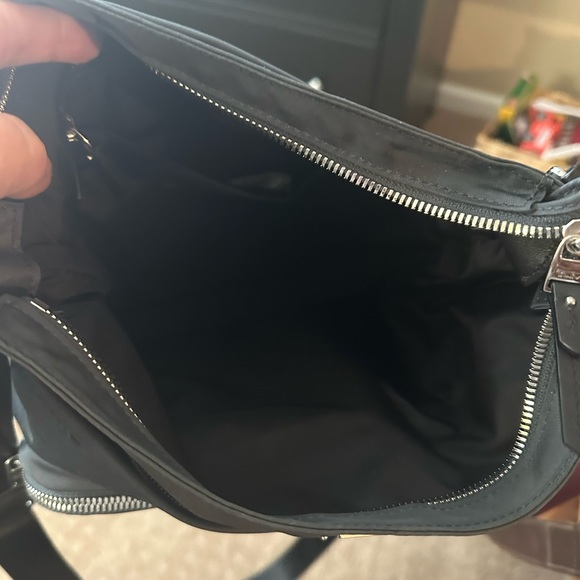 Tumi Nylon bag with great room. - Picture 3 of 6